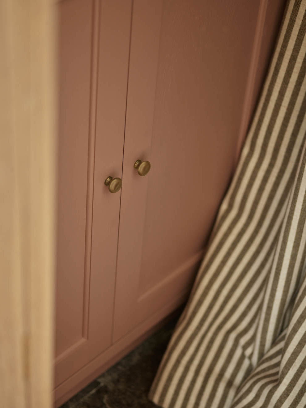 Grove Simple Knob, Small, Antique Brass