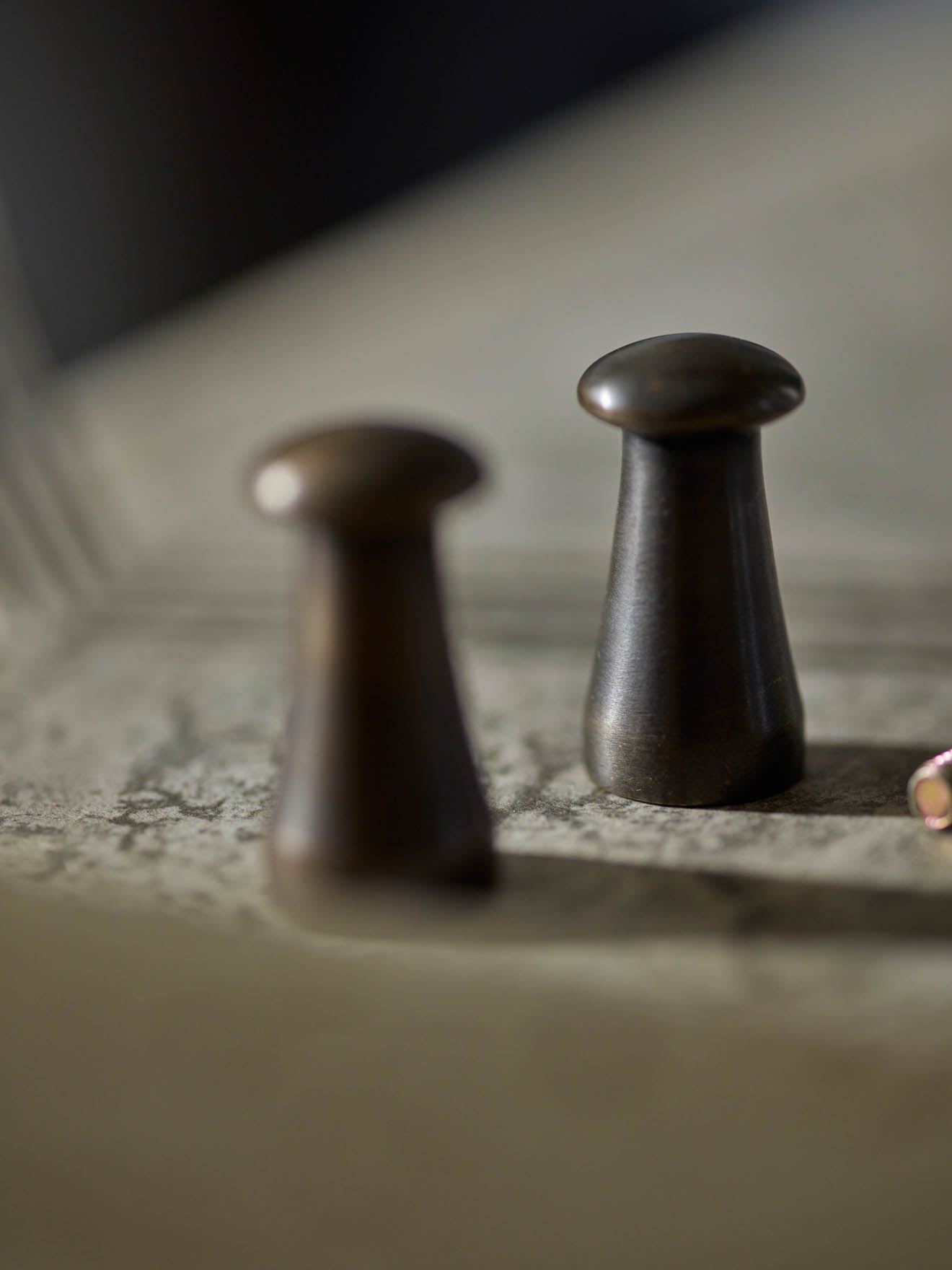 Grove Peg Knob, Aged Bronze