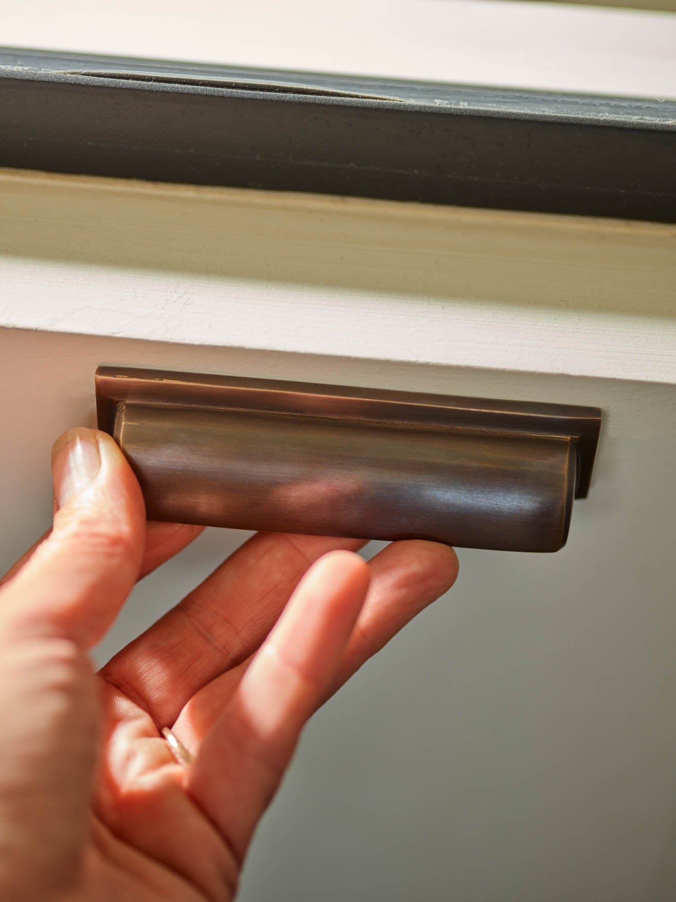 Grove Rectangular Cup Handle, Aged Bronze