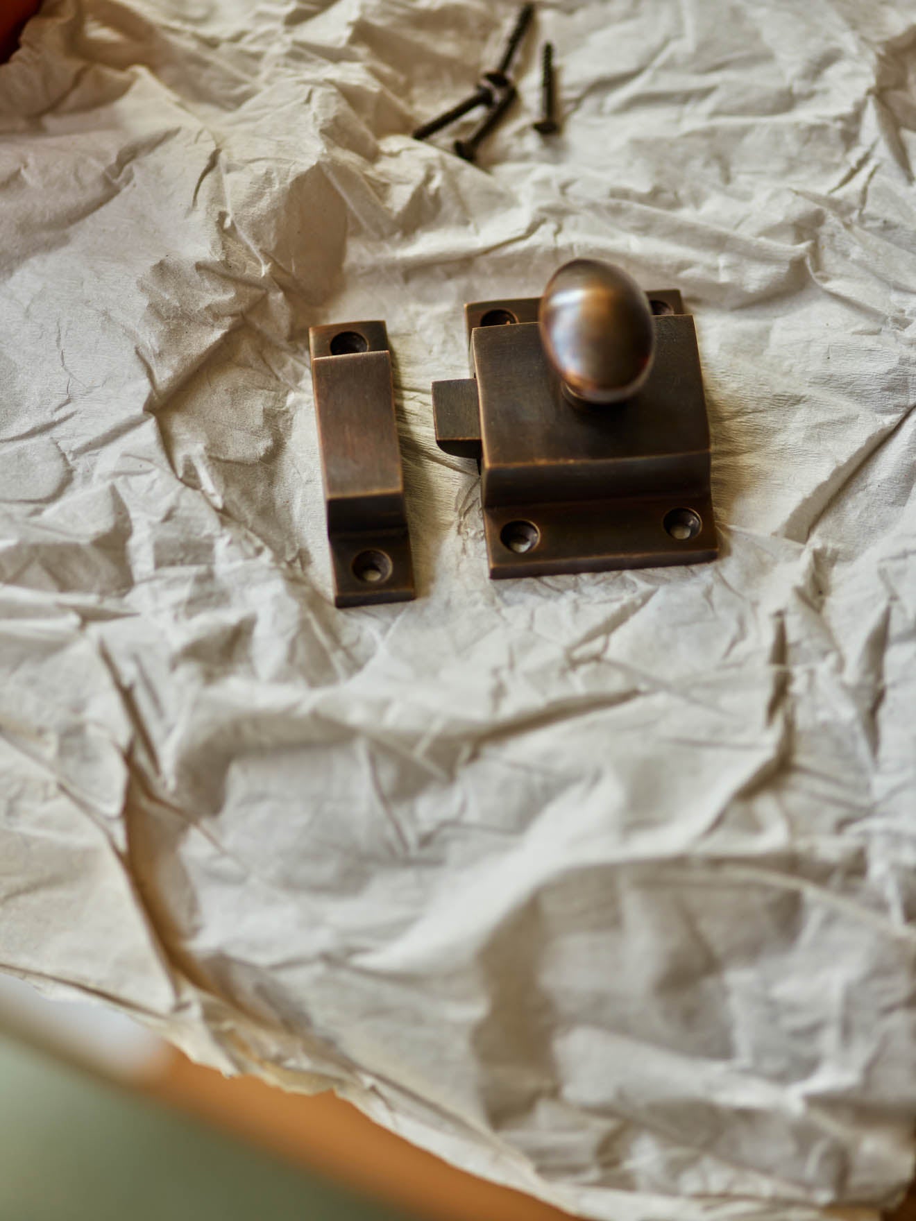 Grove Cabinet Latch, Aged Bronze