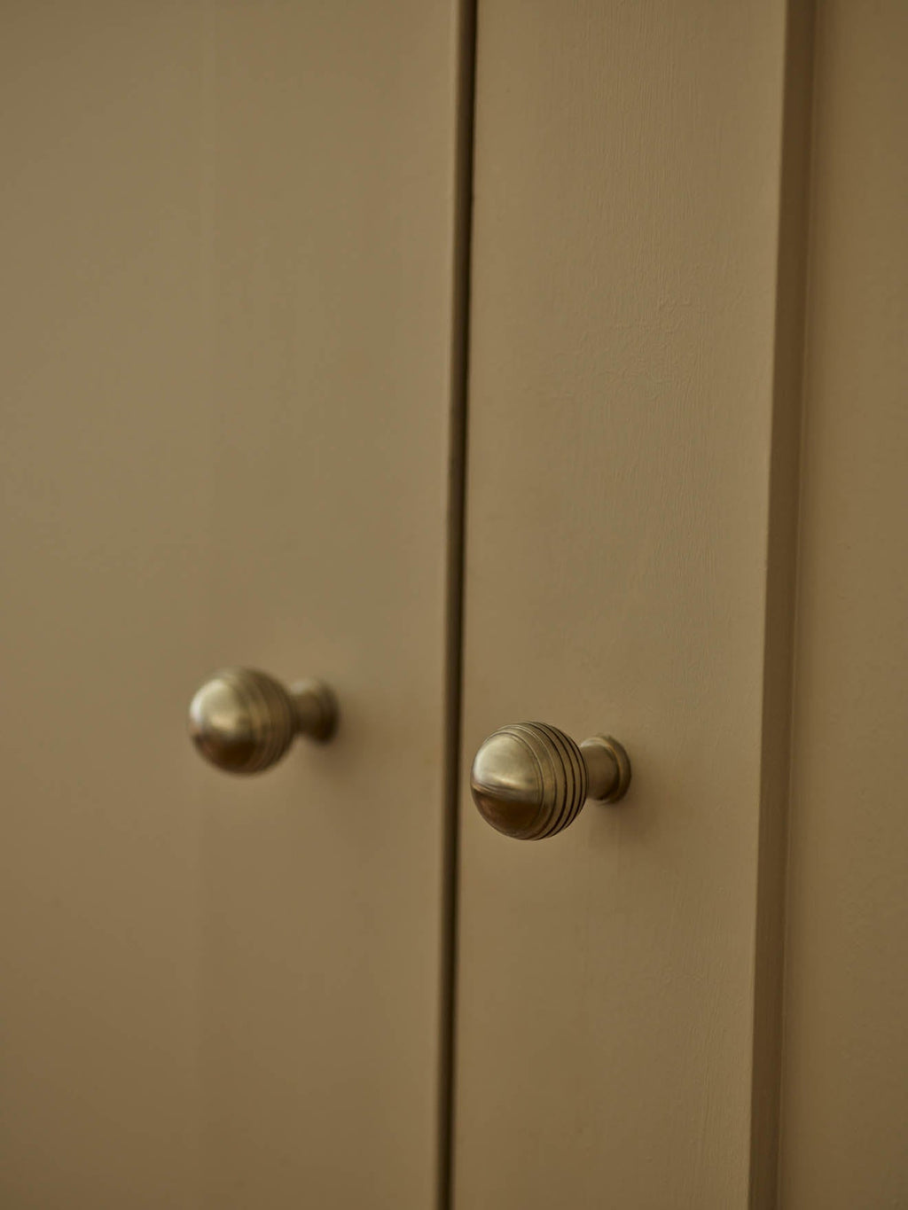 Grove Grooved Rounded Knob, Matt Nickel