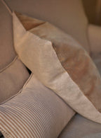 Velvet Cushion, Mole