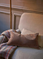 Velvet Cushion, Mole