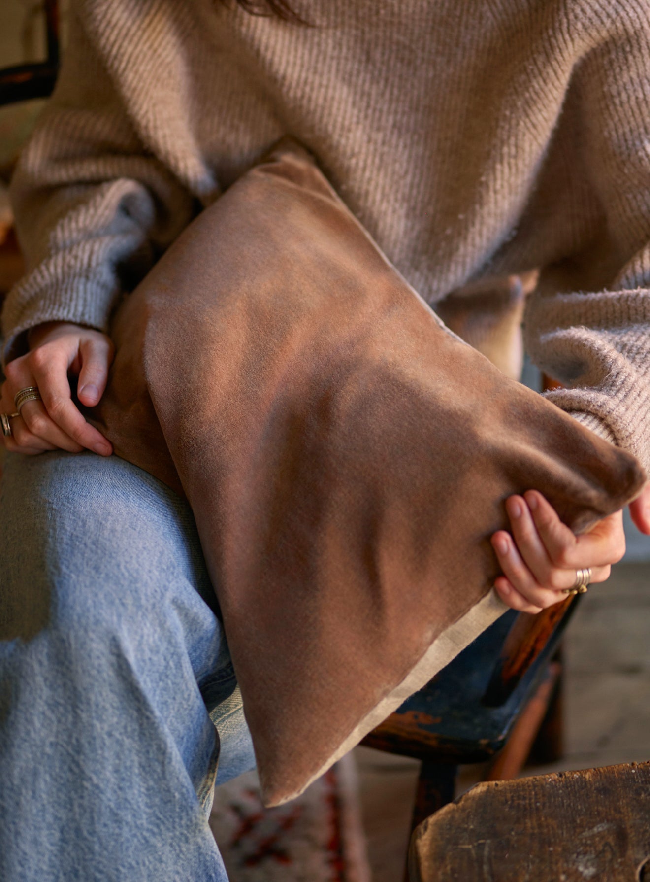 Velvet Cushion, Mole