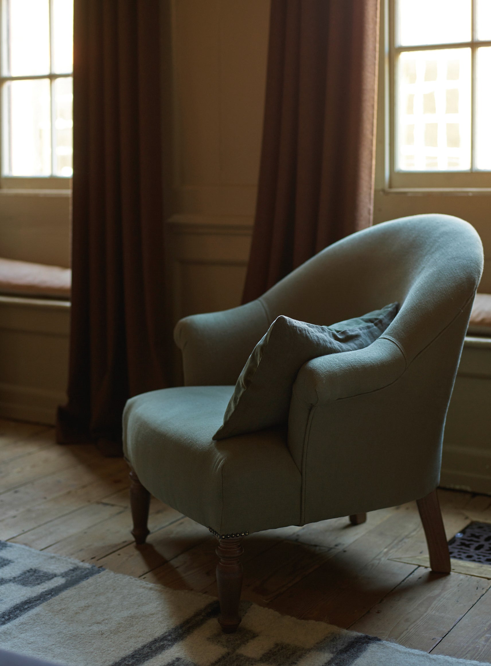 Clandon Armchair, Moss Linen