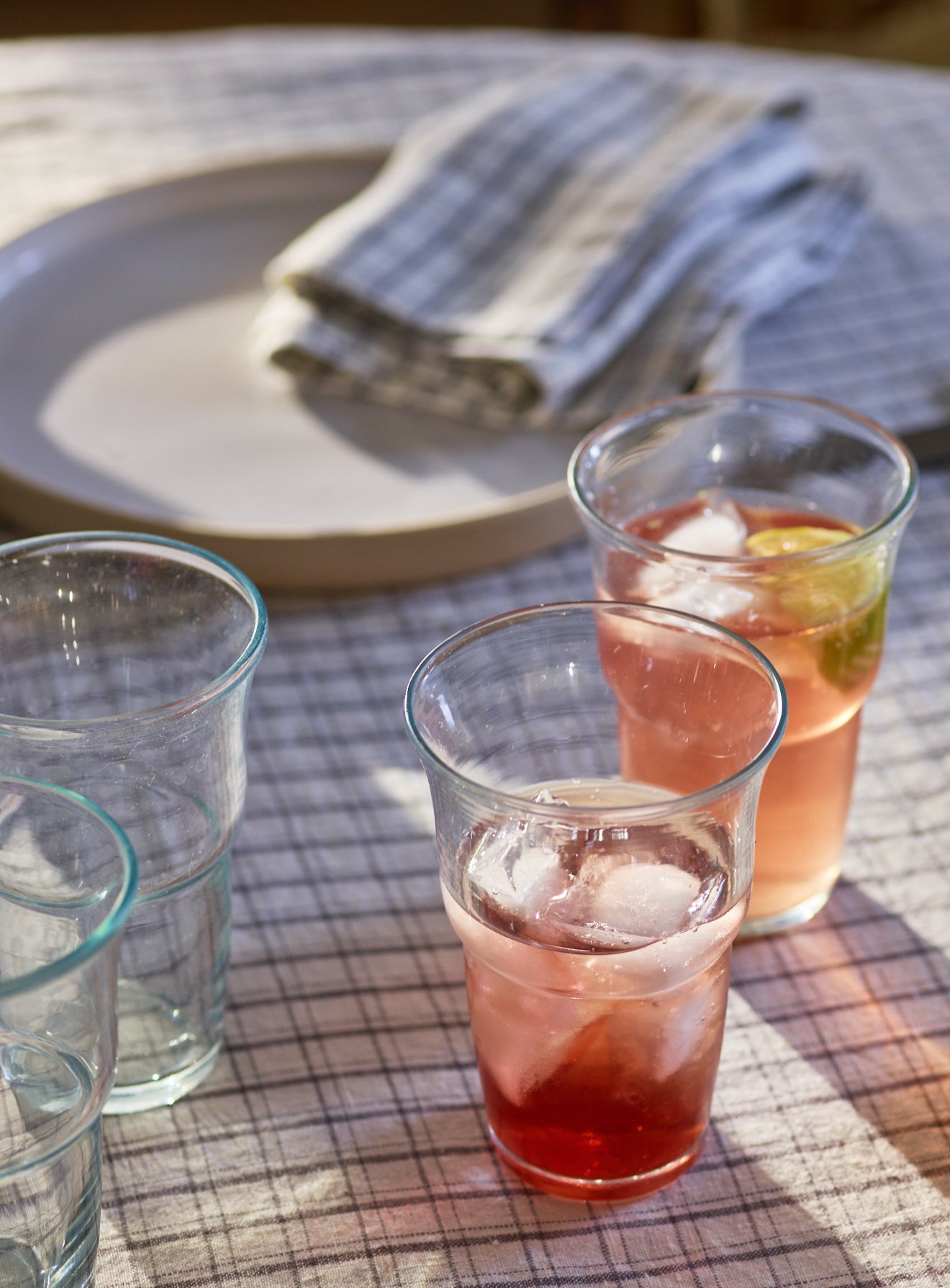 Lyle Water Glass, Carrier Set