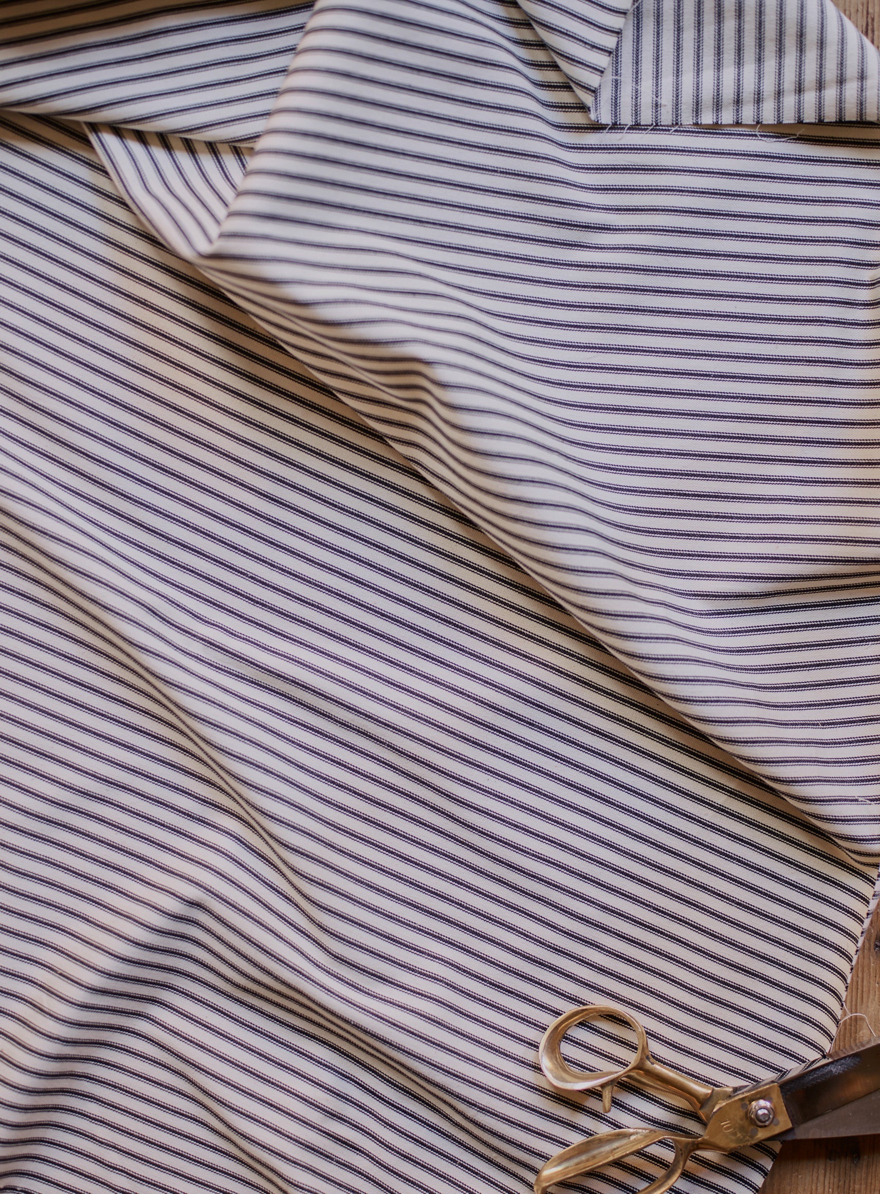 Mila Bed, Black Ticking Stripe