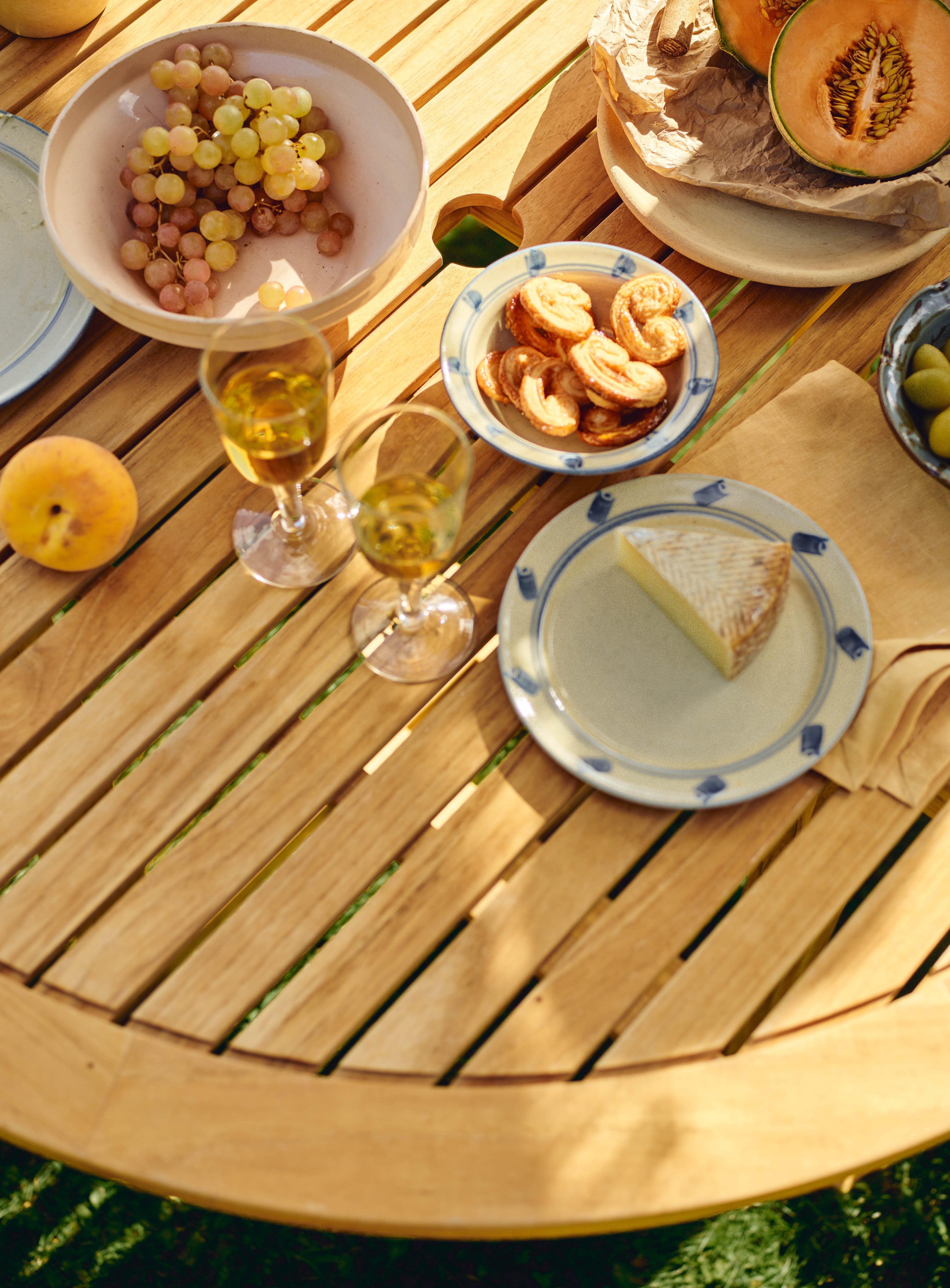 Emerson Garden Dining Table