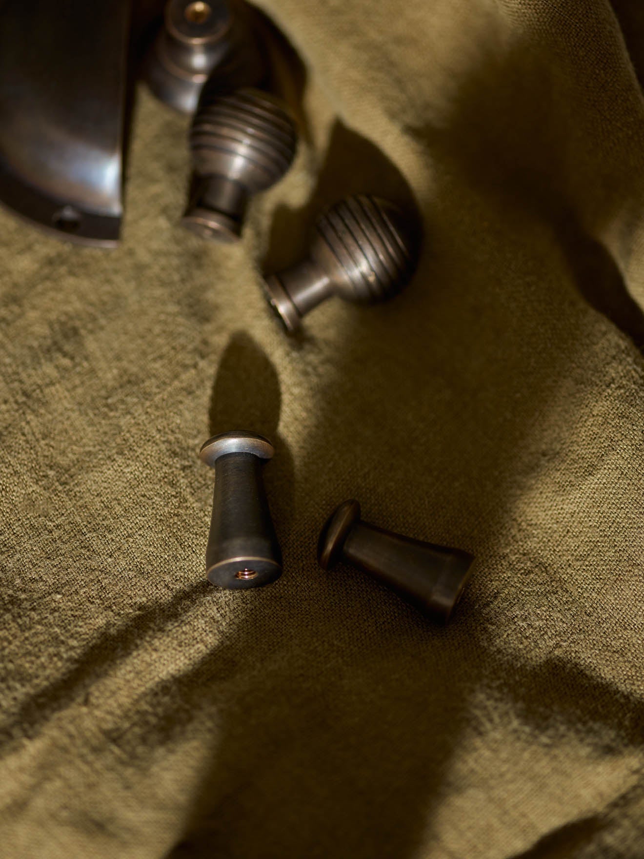 Grove Peg Knob, Aged Bronze