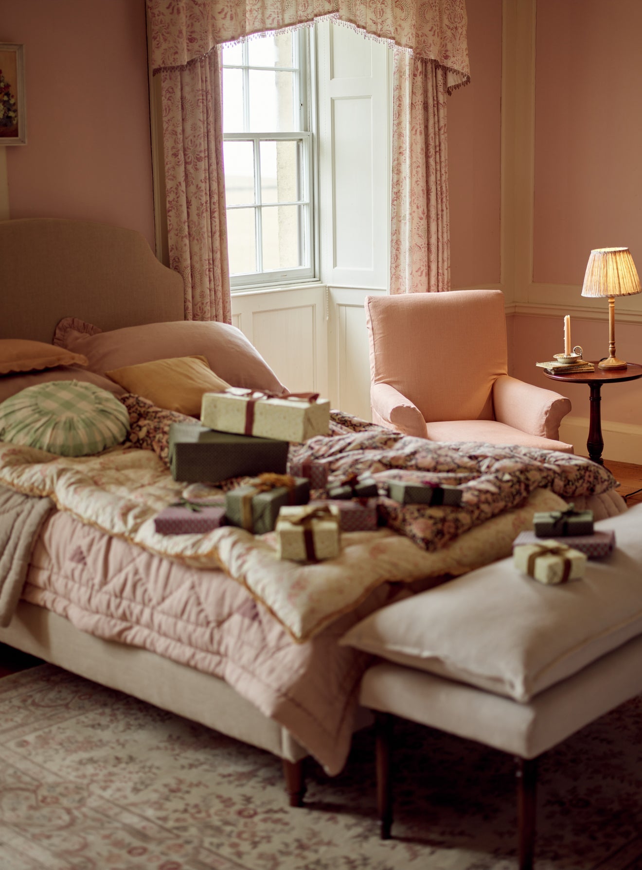 Sloane Bed, Natural Linen