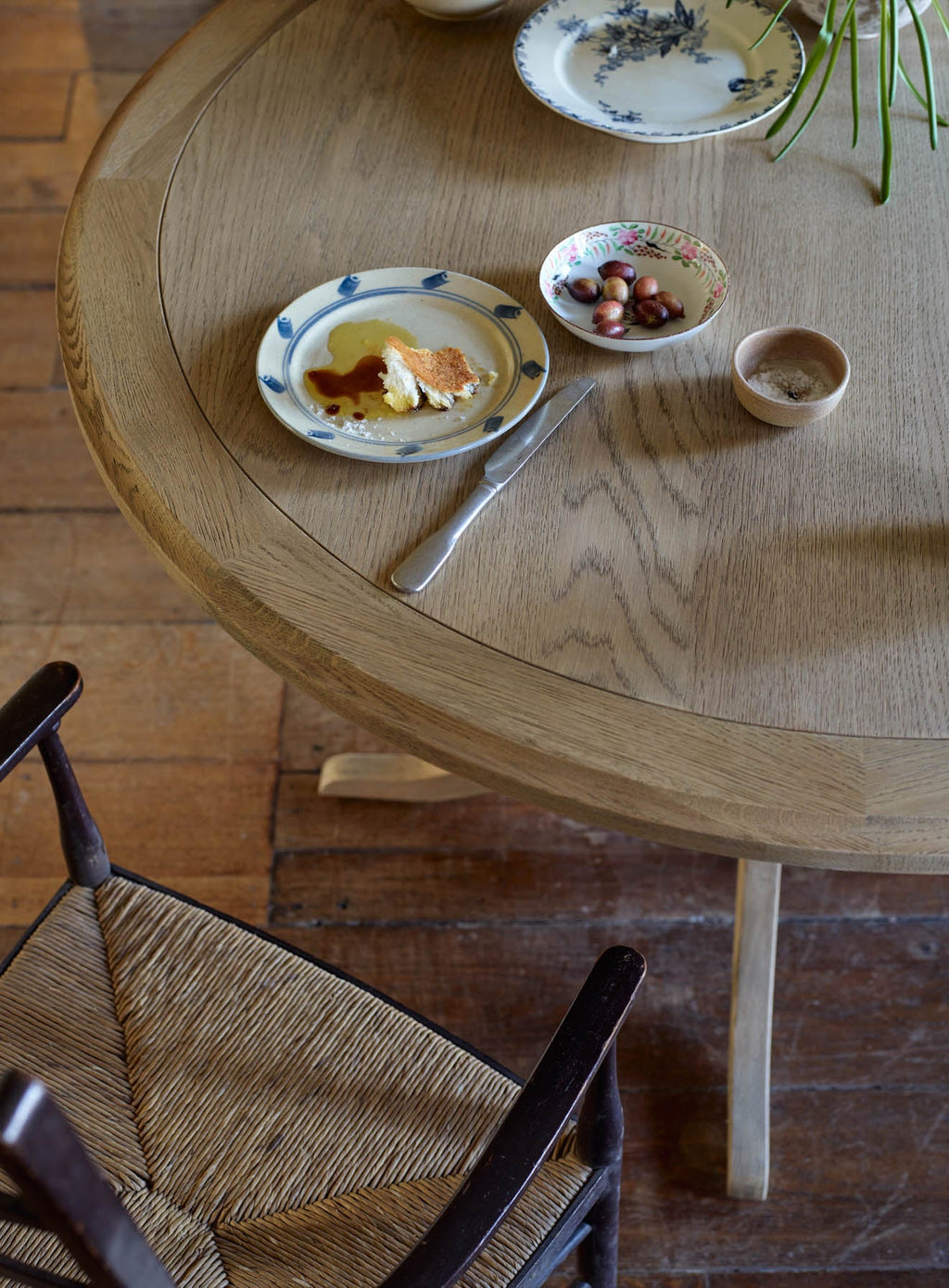 Ellery Oak Round Dining Table