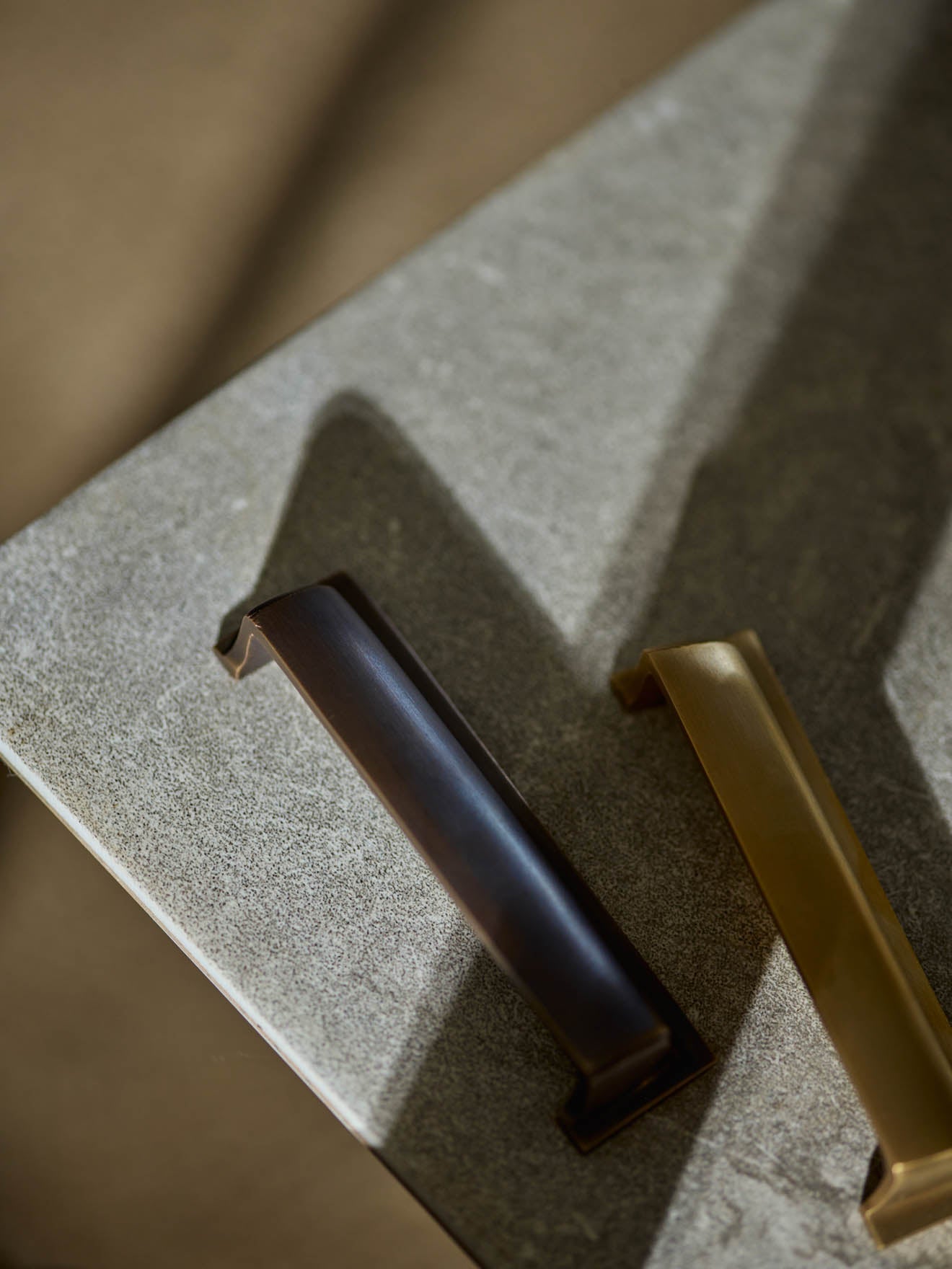 Grove Rectangular Cup Handle, Aged Bronze