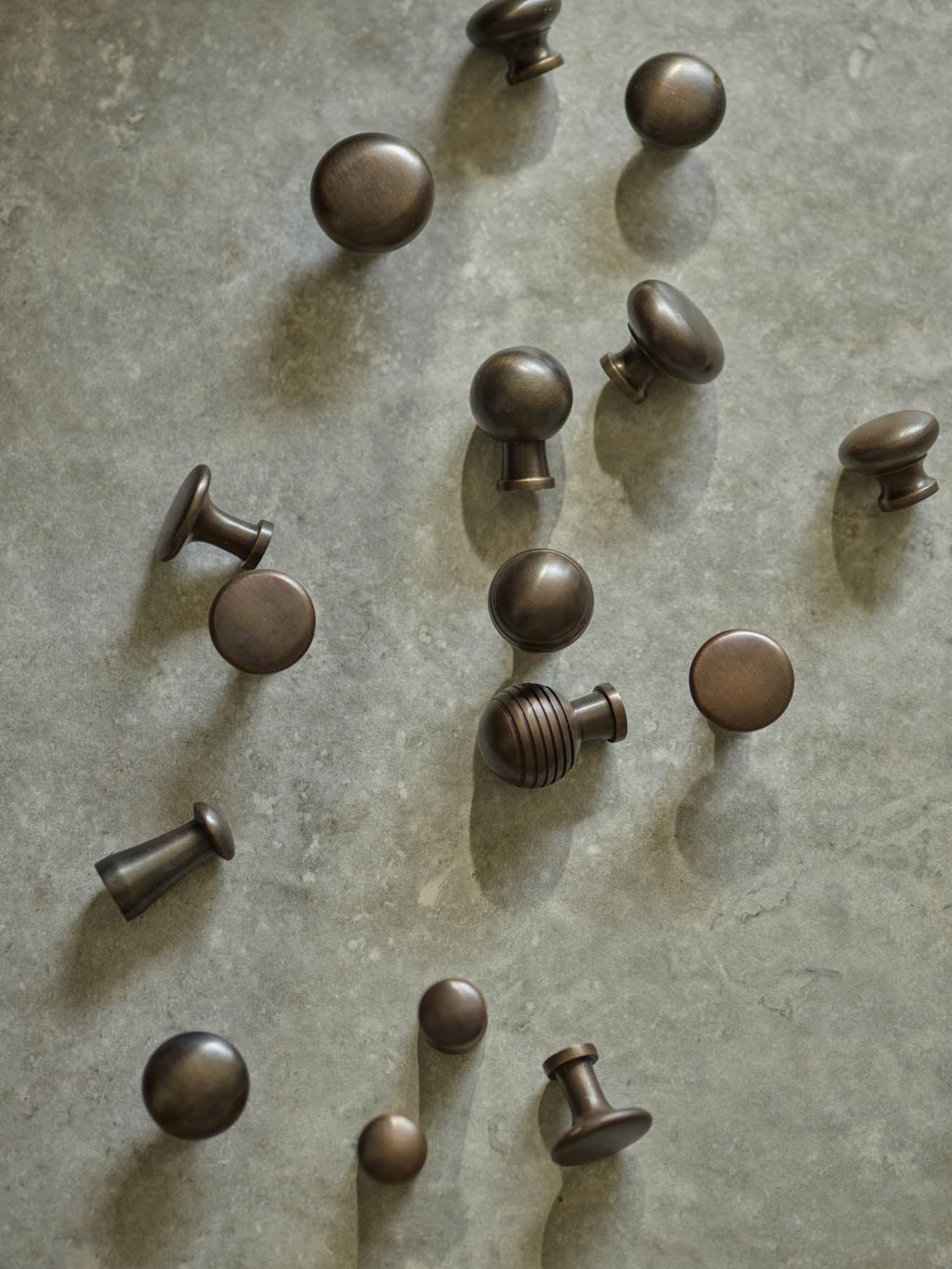 Grove Peg Knob, Aged Bronze