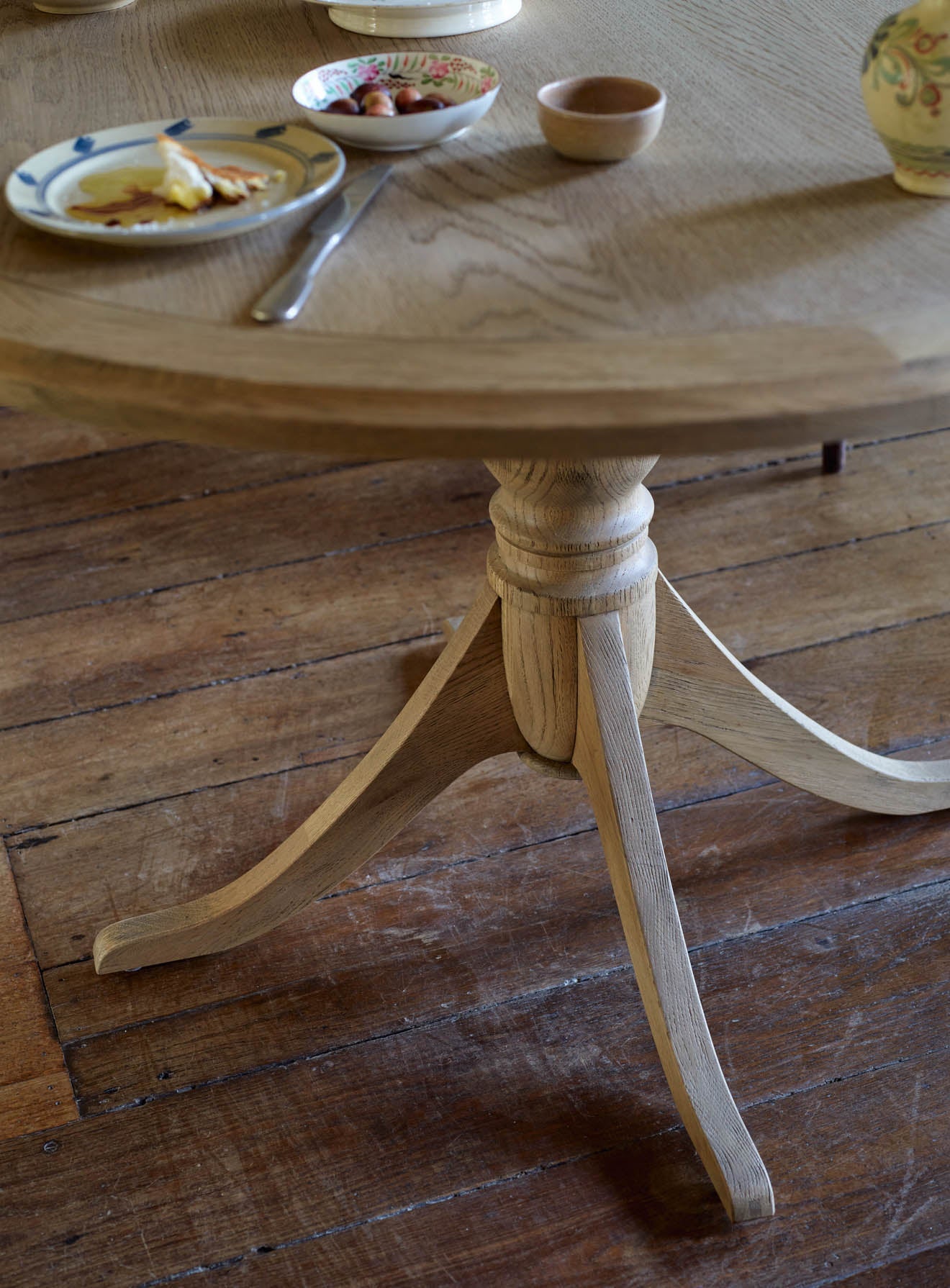 Ellery Oak Round Dining Table