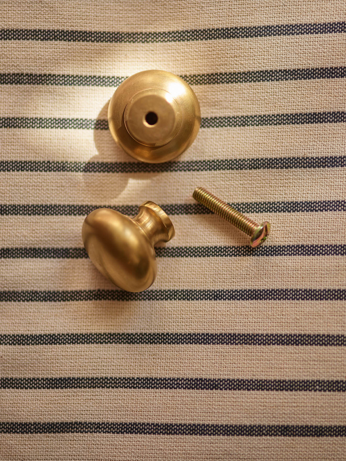 Grove Simple Knob, Large, Matt Brass