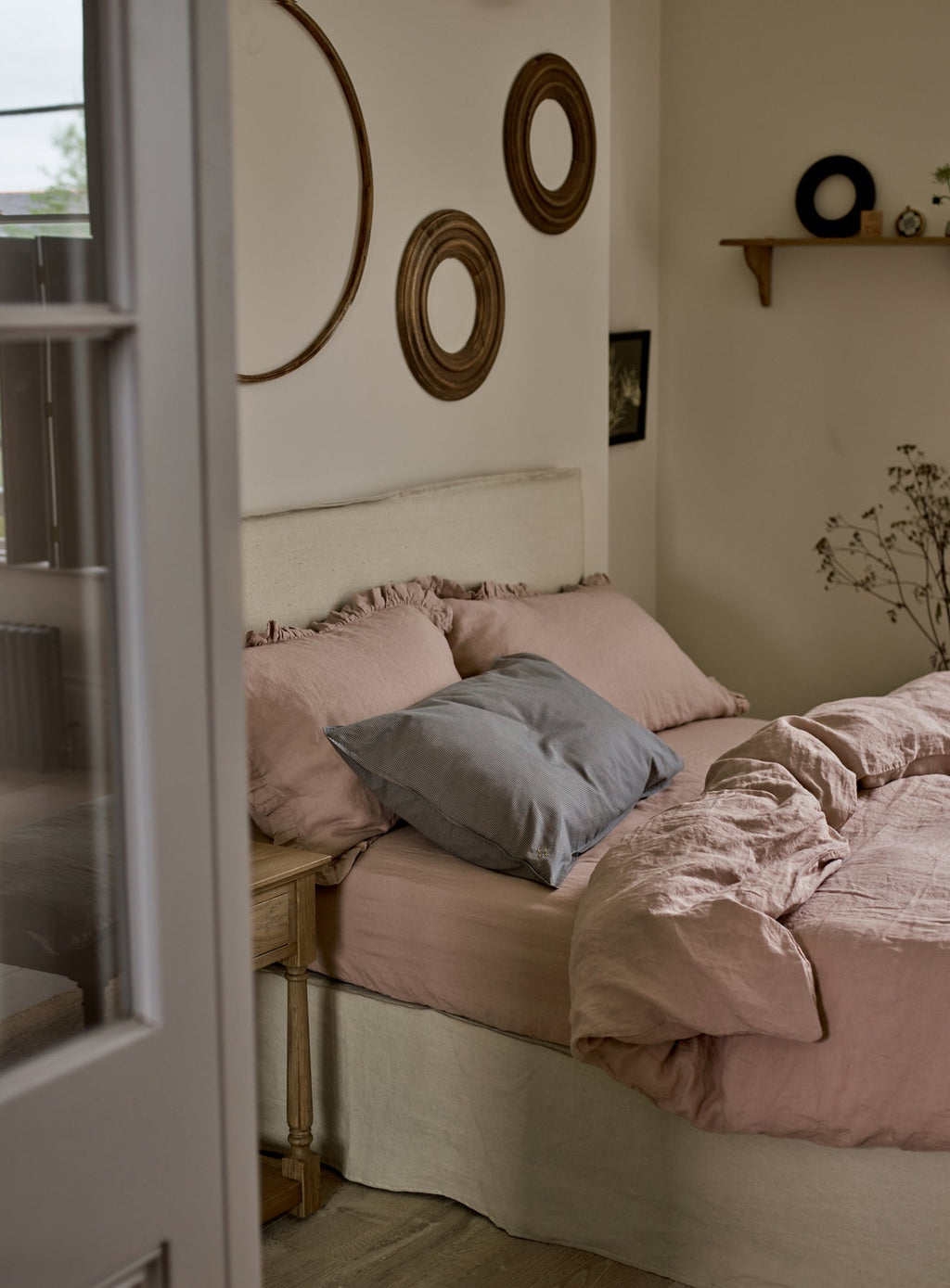 Mila Bed, Heritage Mole Stripe