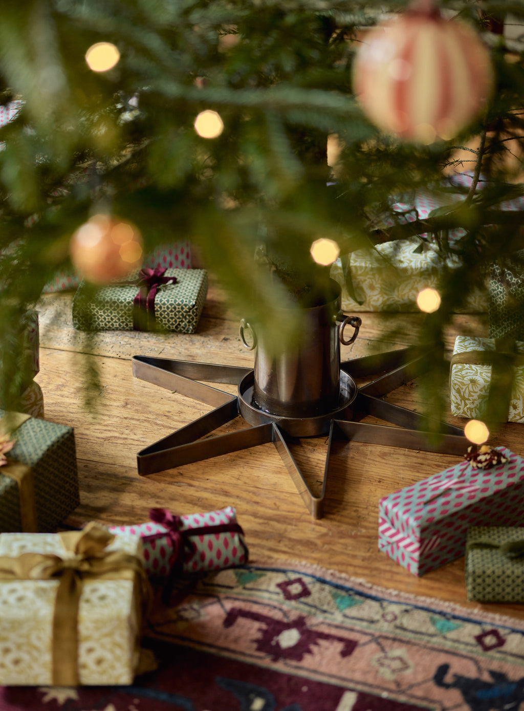 Libra Christmas Tree Stand