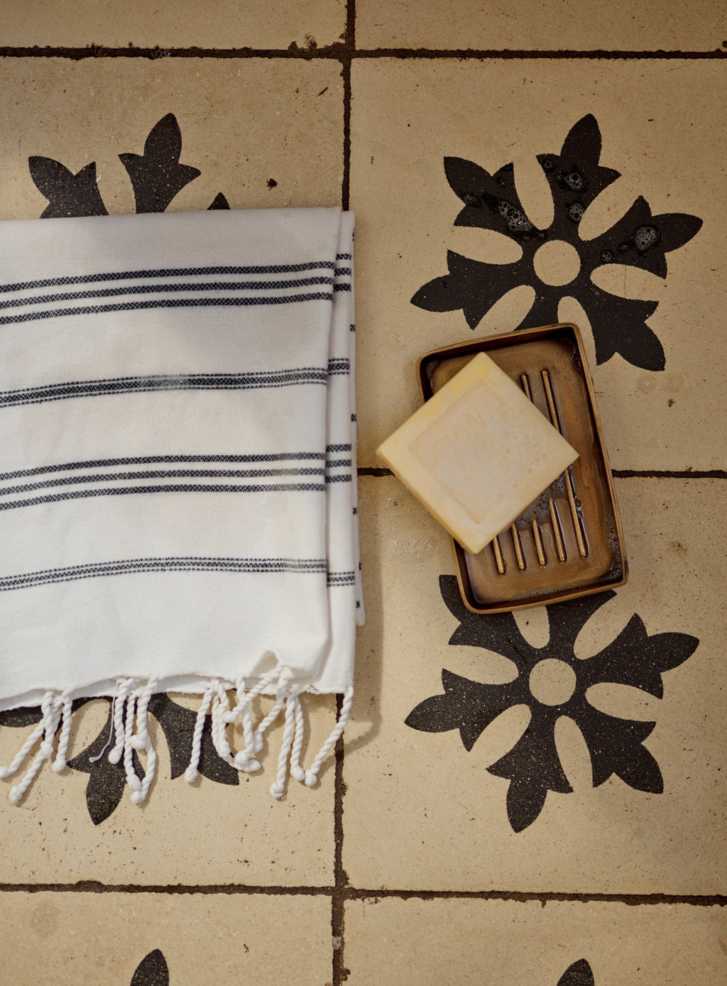 Bilton Soap Dish, Antique Brass