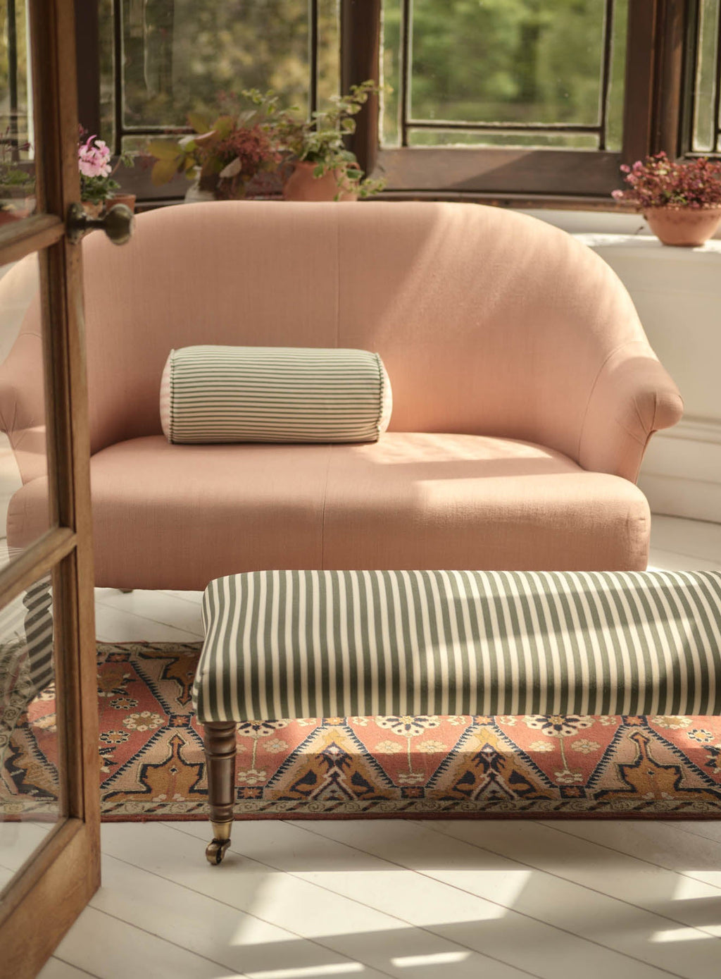 Clandon Sofa, Plaster Pink Linen