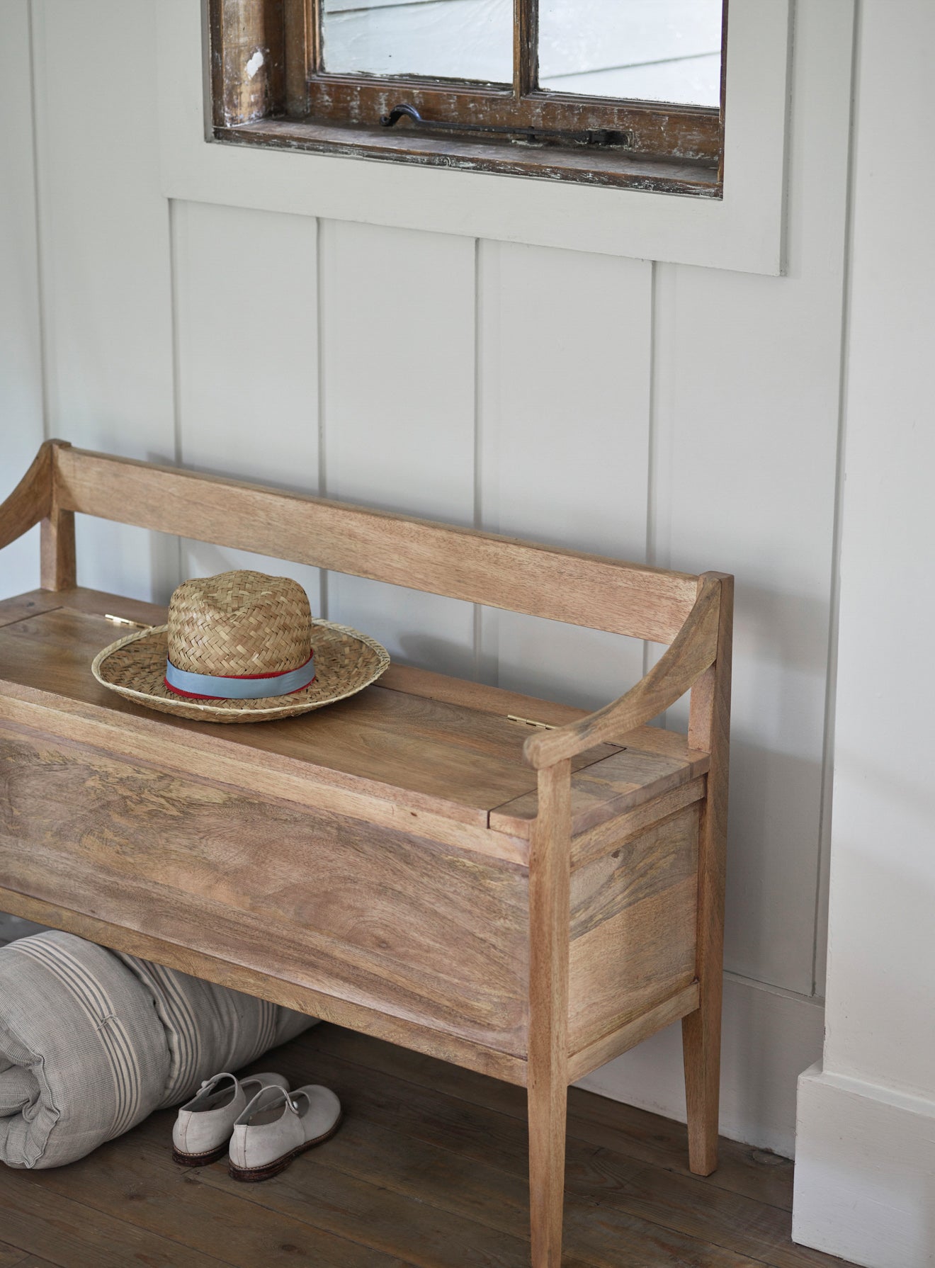 Hanson Storage Bench