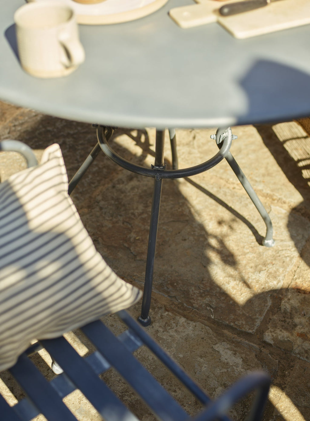 Ludlow Garden Table, Round