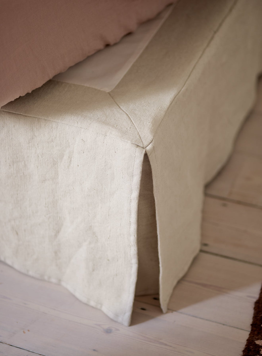 Mila Bed, Sage Stripe