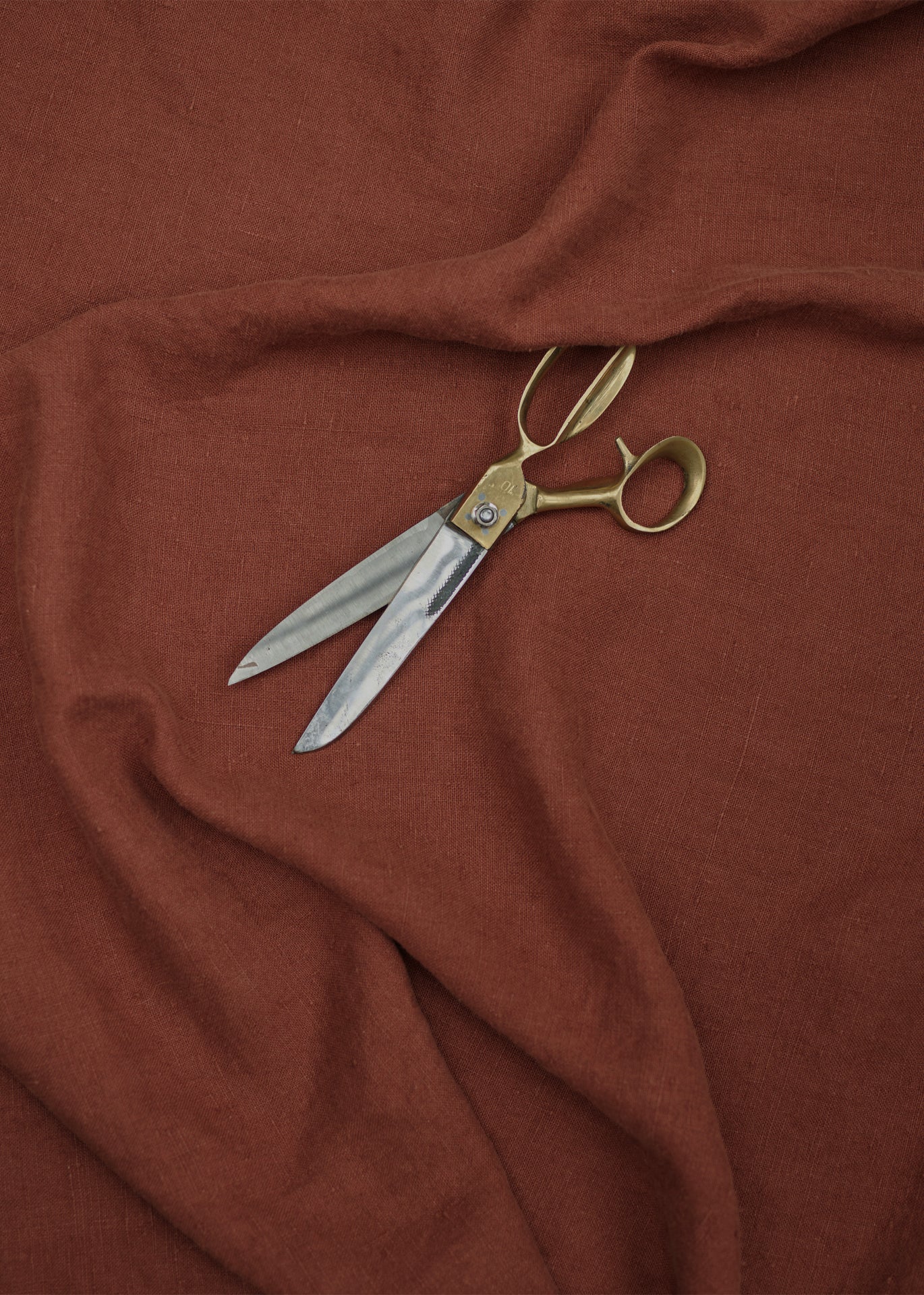 Sloane Bed, Rust Linen