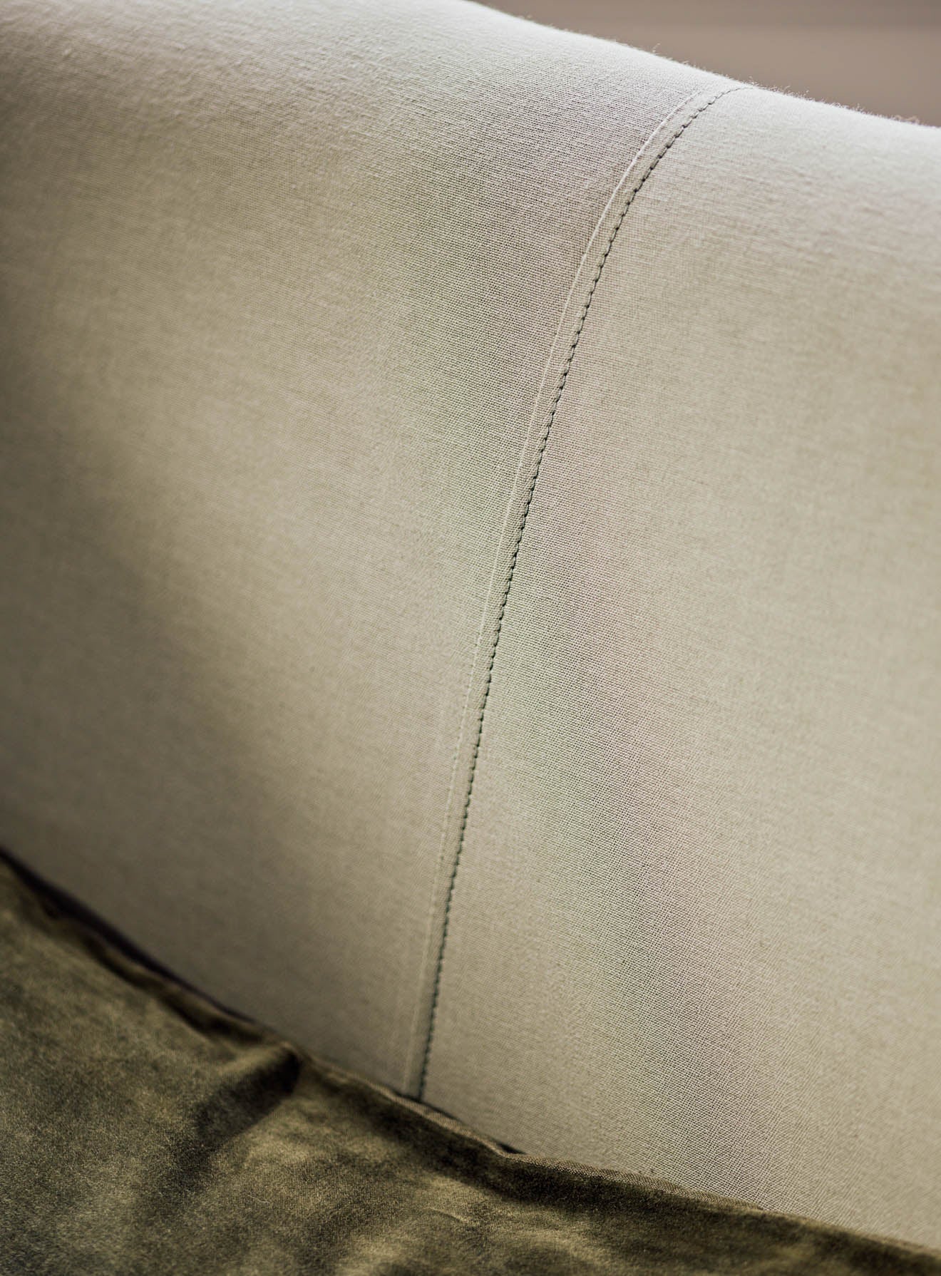 Clandon Sofa, Parchment Cotton
