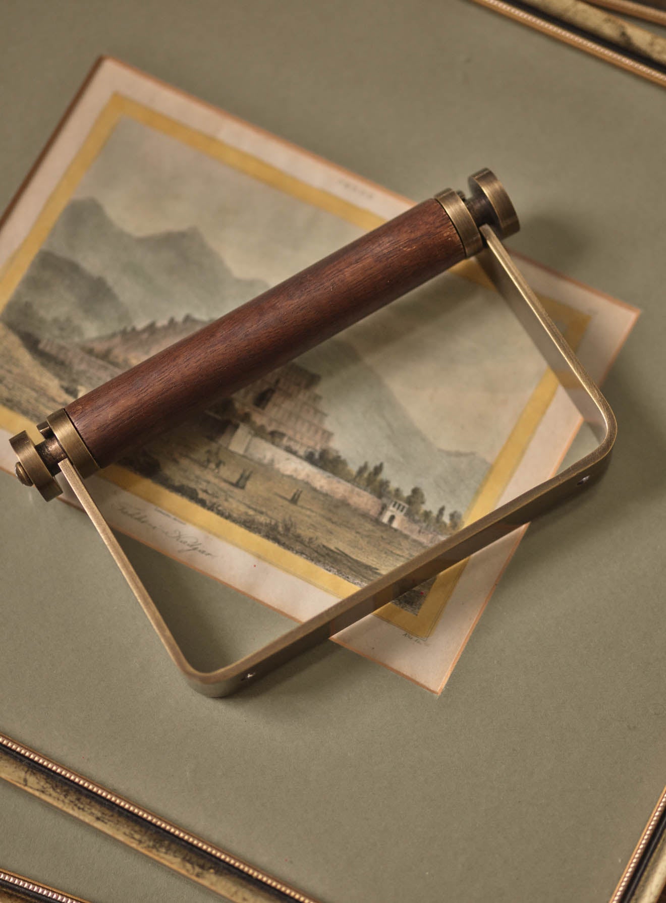 Wilbur Toilet Roll Holder